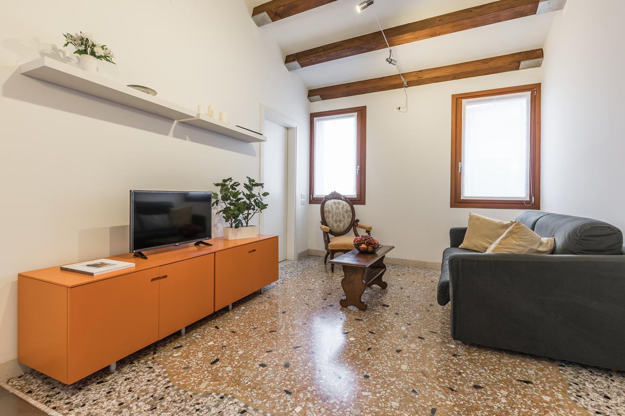 Ca' Della Frutta Venetian Apartment ภายนอก รูปภาพ